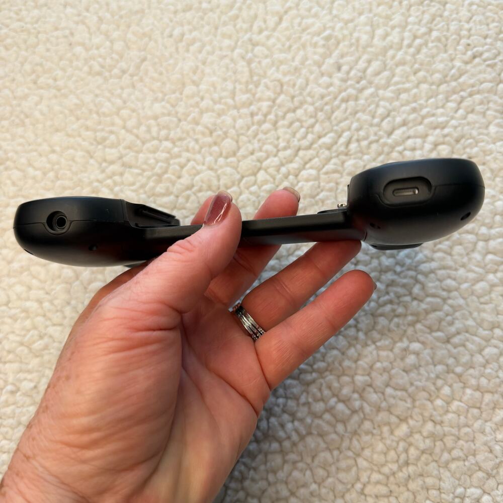 Backbone One Gaming Controller for iPhone, Lightning adapter only - Picture 8 of 8